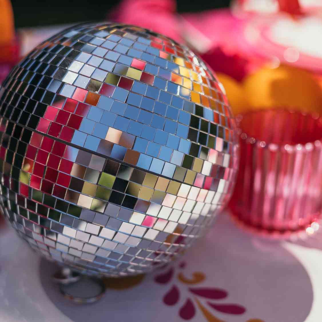 Location de boule à facettes pour mariage – Esprit Fête